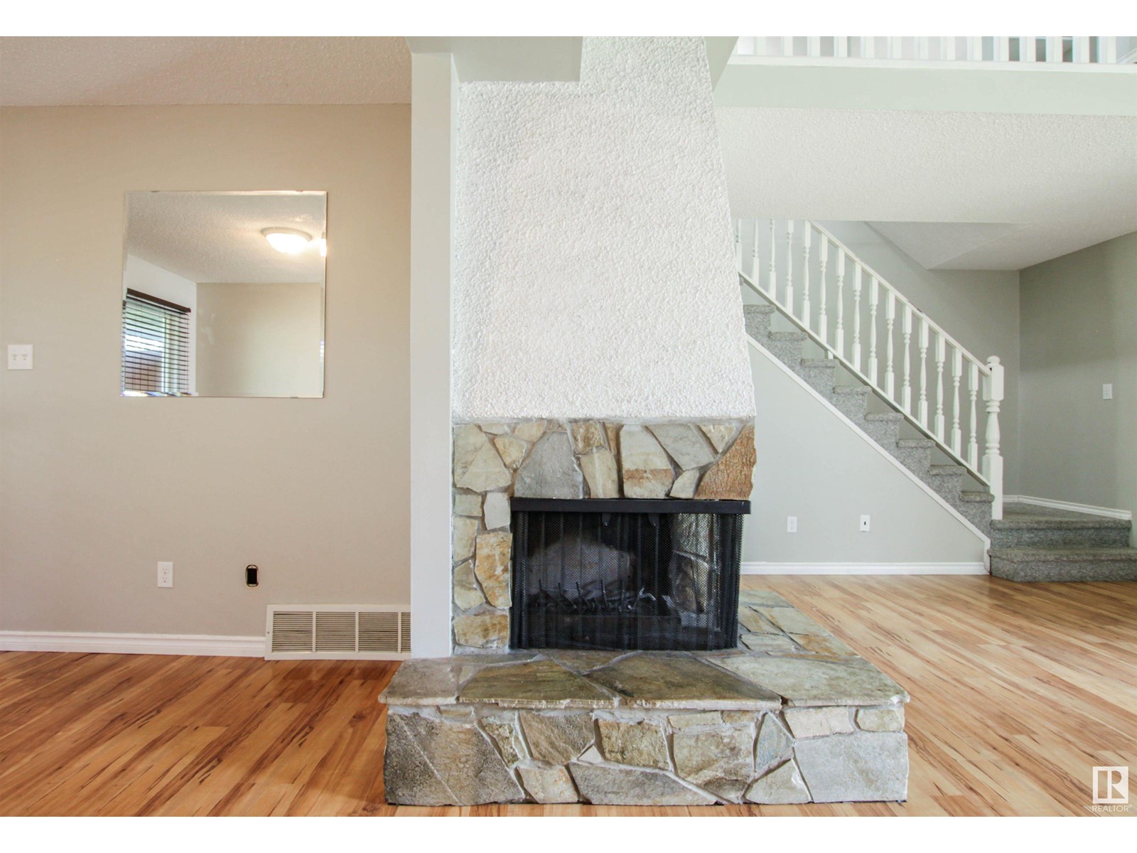 5363 Hill View Cr Nw, Edmonton, Alberta  T6L 1V9 - Photo 12 - E4446884
