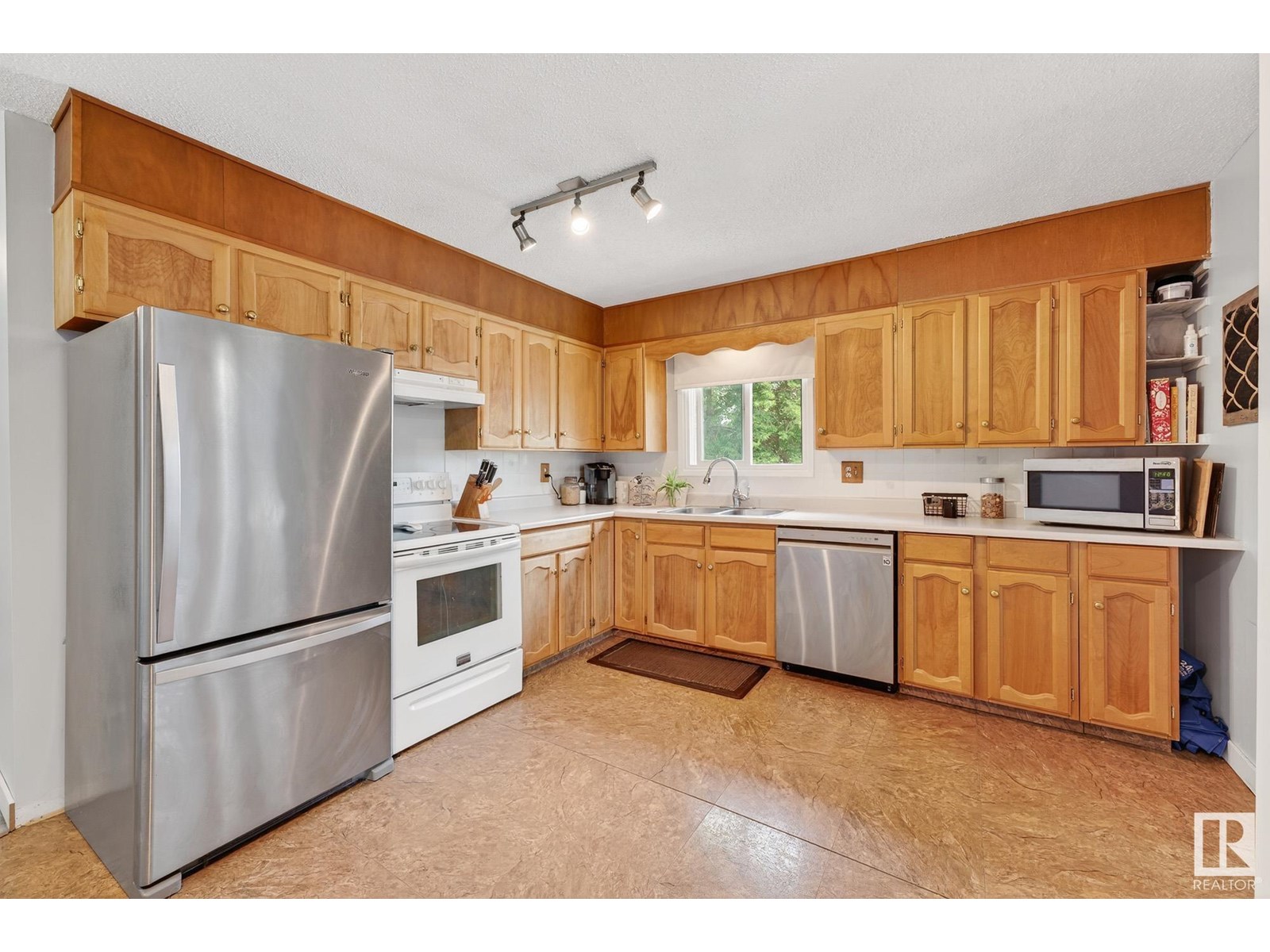 62 Mission St, Sherwood Park, Alberta  T8A 0V7 - Photo 11 - E4446942