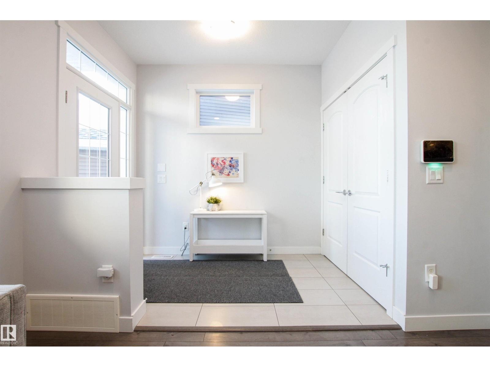 16752 15 Av Sw, Edmonton, Alberta  T6W 3R6 - Photo 9 - E4470089