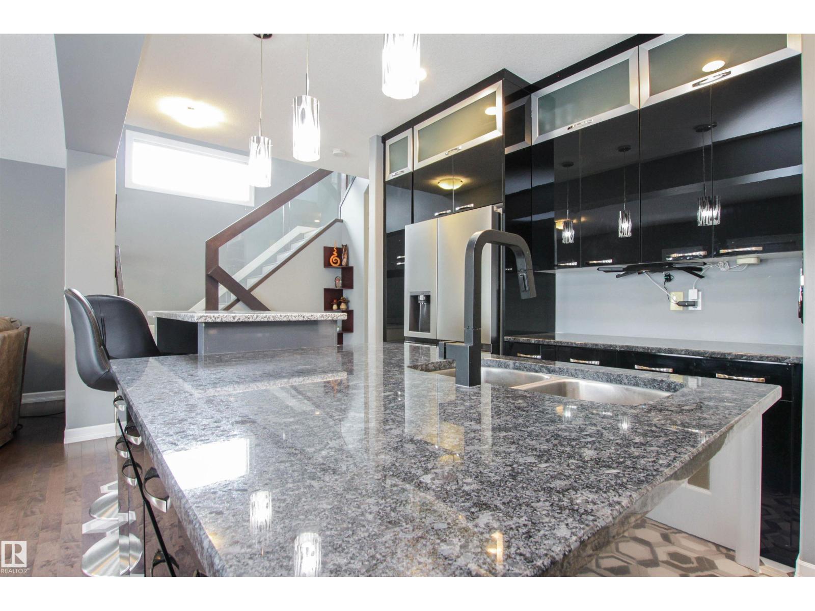 3334 Hilton Cr Nw, Edmonton, Alberta  T6M 0N5 - Photo 10 - E4475914