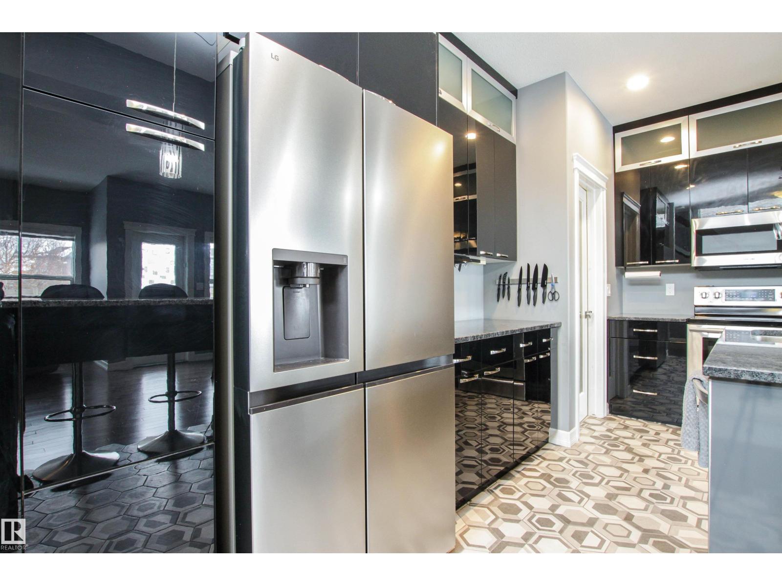 3334 Hilton Cr Nw, Edmonton, Alberta  T6M 0N5 - Photo 11 - E4475914