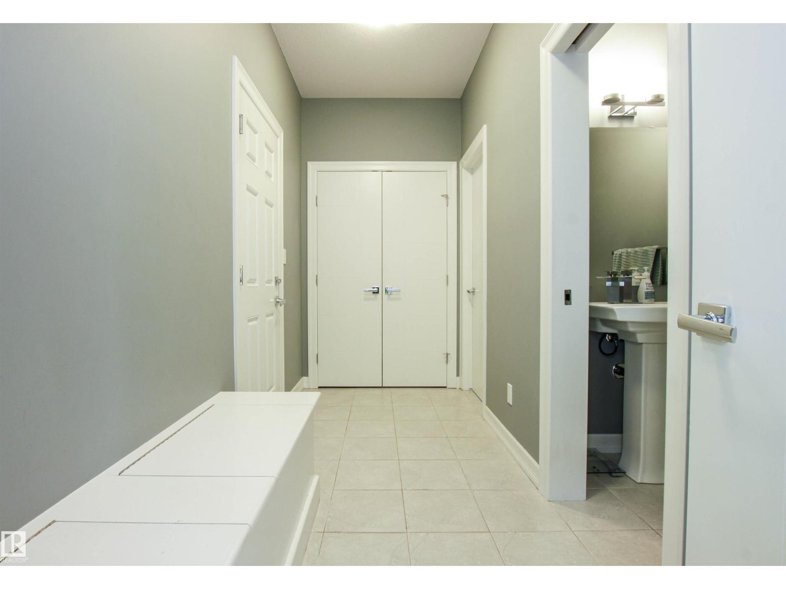 3334 Hilton Cr Nw, Edmonton, Alberta  T6M 0N5 - Photo 4 - E4475914