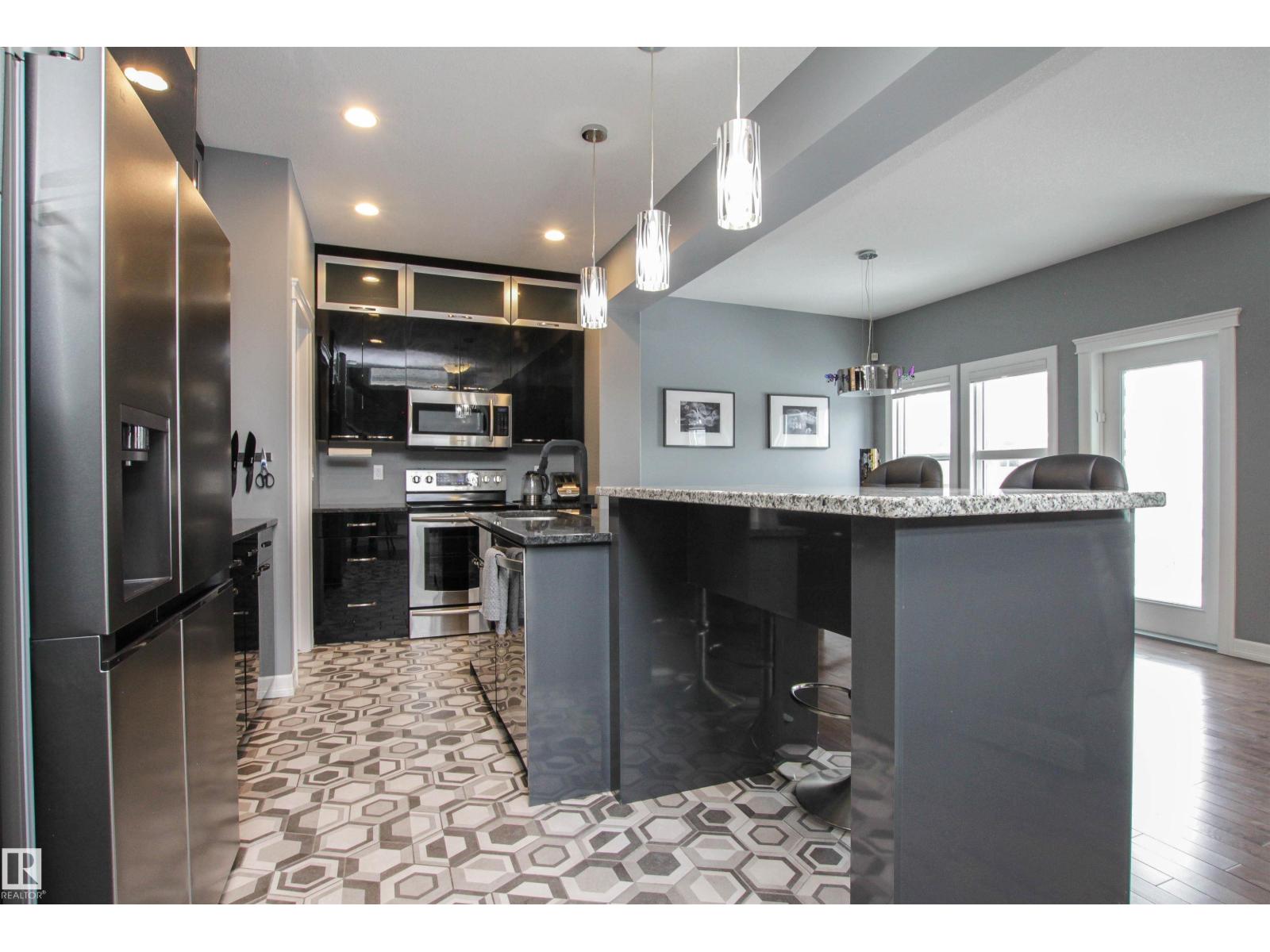 3334 Hilton Cr Nw, Edmonton, Alberta  T6M 0N5 - Photo 9 - E4475914