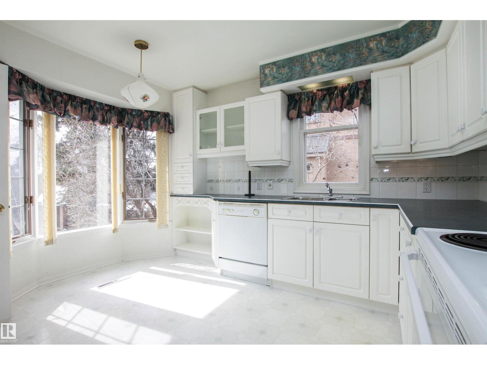 9539 88 Av Nw, Edmonton, Alberta  T6C 1M7 - Photo 10 - E4481233