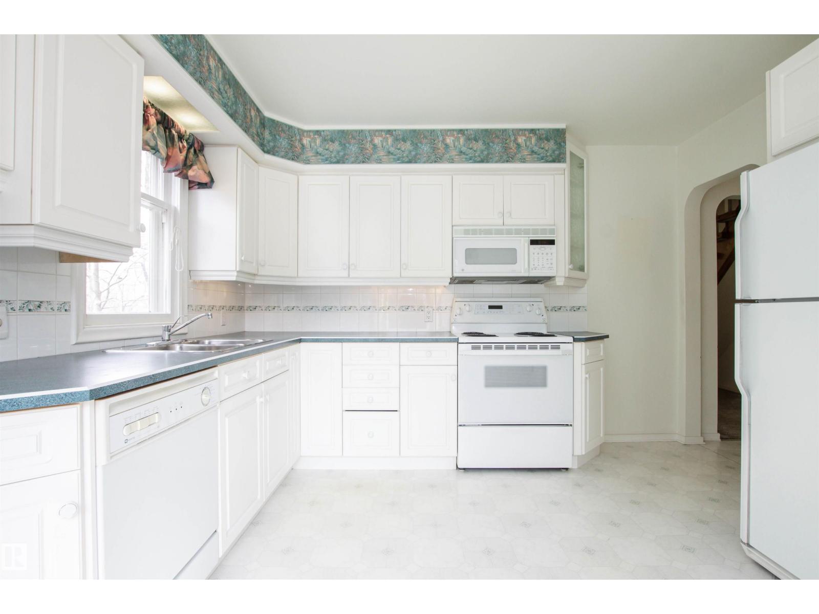 9539 88 Av Nw, Edmonton, Alberta  T6C 1M7 - Photo 13 - E4481233