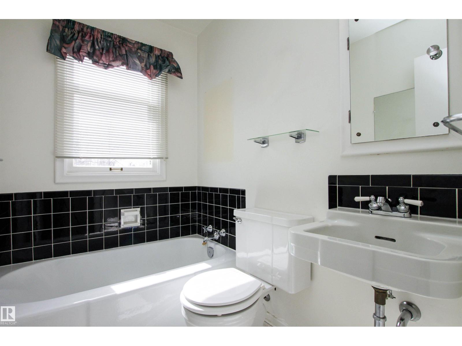 9539 88 Av Nw, Edmonton, Alberta  T6C 1M7 - Photo 19 - E4481233