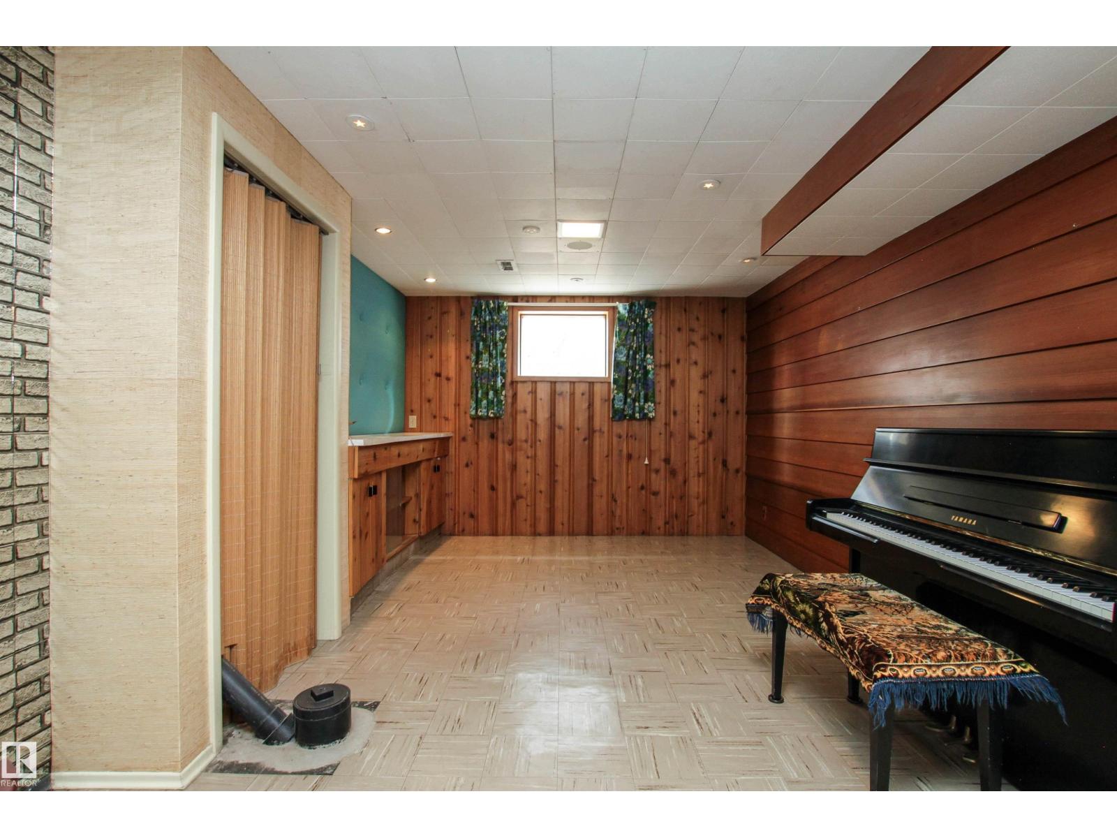 9539 88 Av Nw, Edmonton, Alberta  T6C 1M7 - Photo 31 - E4481233