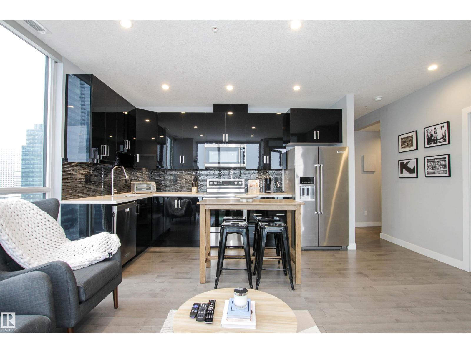 #2003 10238 103 St Nw, Edmonton, Alberta  T5J 0G6 - Photo 2 - E4481236