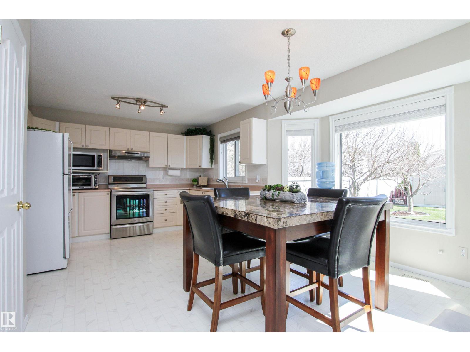 1403 Jefferys Cr Nw, Edmonton, Alberta  T6L 6T4 - Photo 19 - E4486159