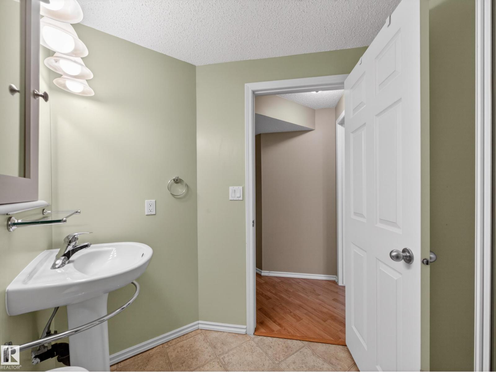 7912 10 Av SW, Edmonton, Alberta  T6X 1E7 - Photo 17 - E4498117