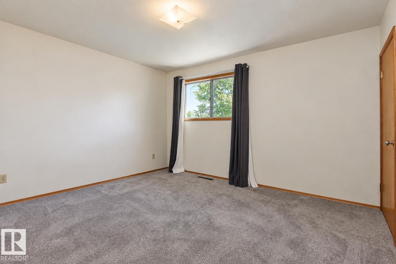 10339 80 Street NW, Edmonton, Alberta  T6A 3J3 - Photo 11 - E4509660