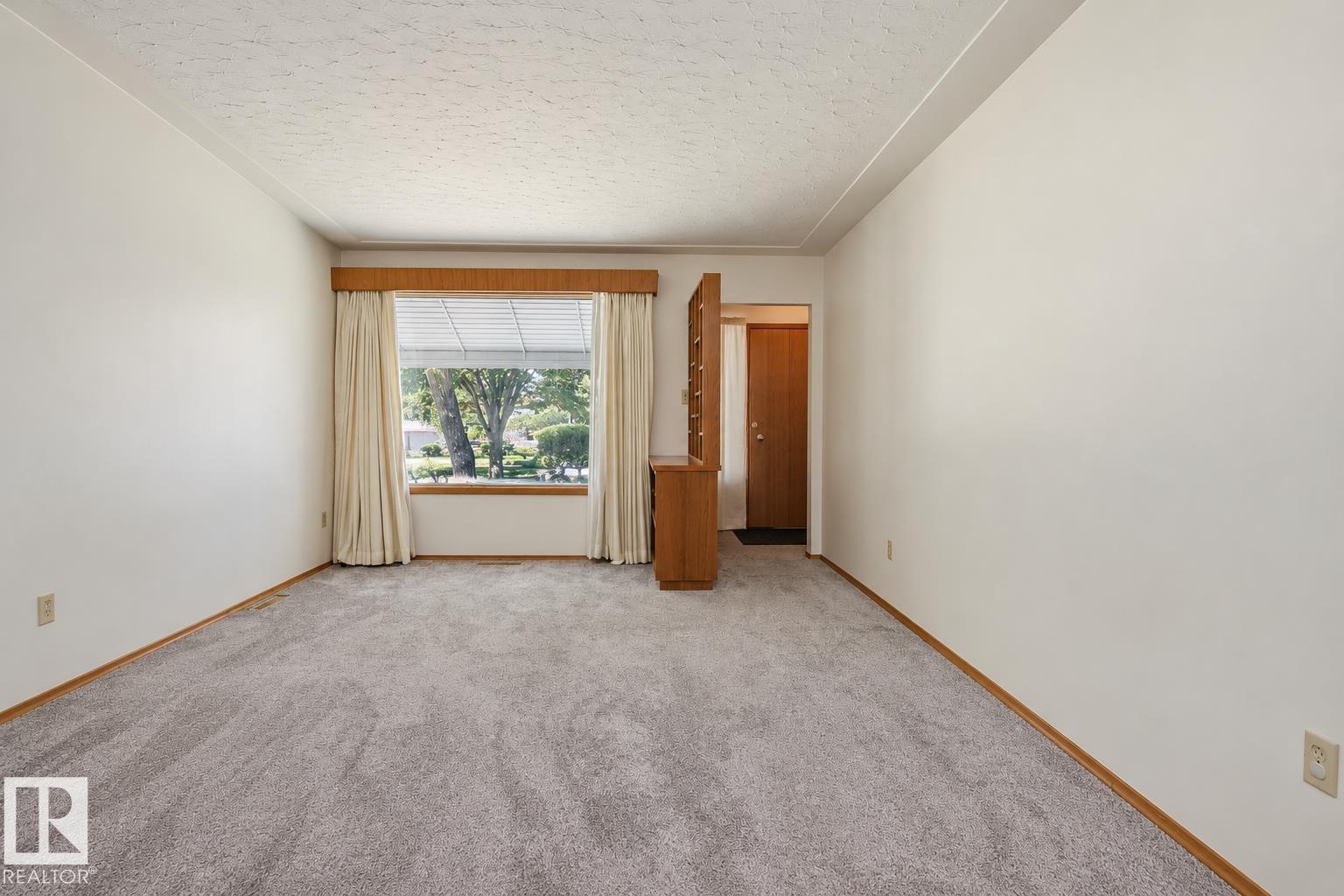 10339 80 Street NW, Edmonton, Alberta  T6A 3J3 - Photo 3 - E4509660