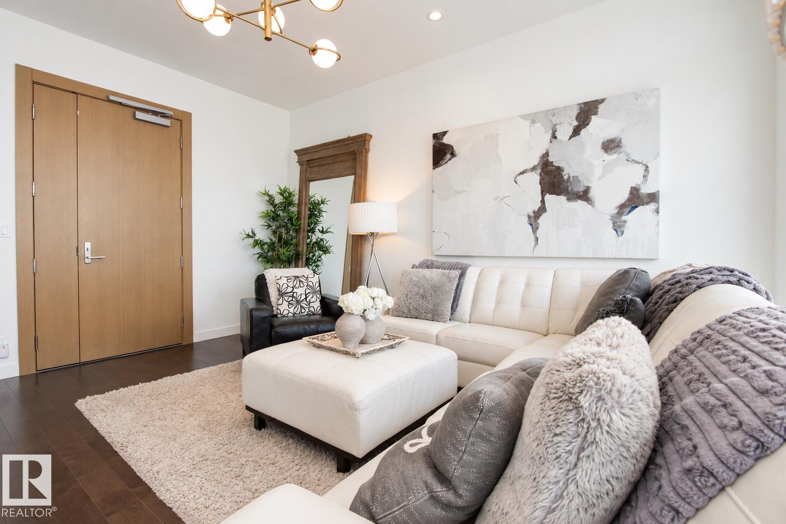 #5301 10360 102 St NW, Edmonton, Alberta  T5J 0K6 - Photo 2 - E4511864