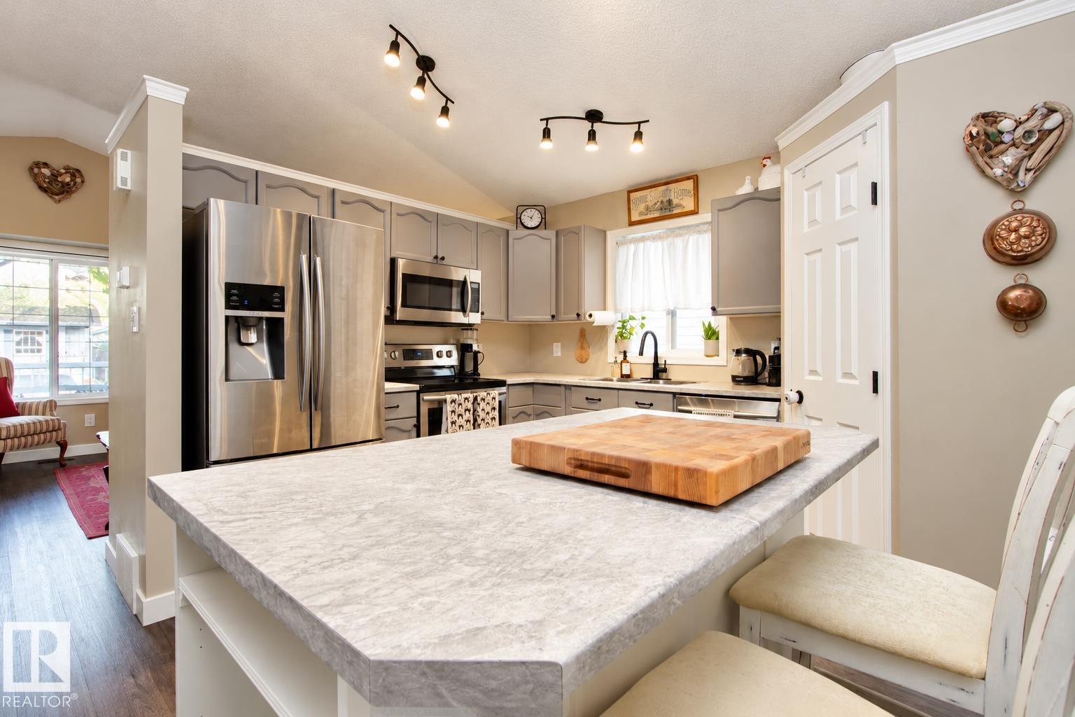 2811 25 St NW, Edmonton, Alberta  T6T 2A3 - Photo 11 - E4513015