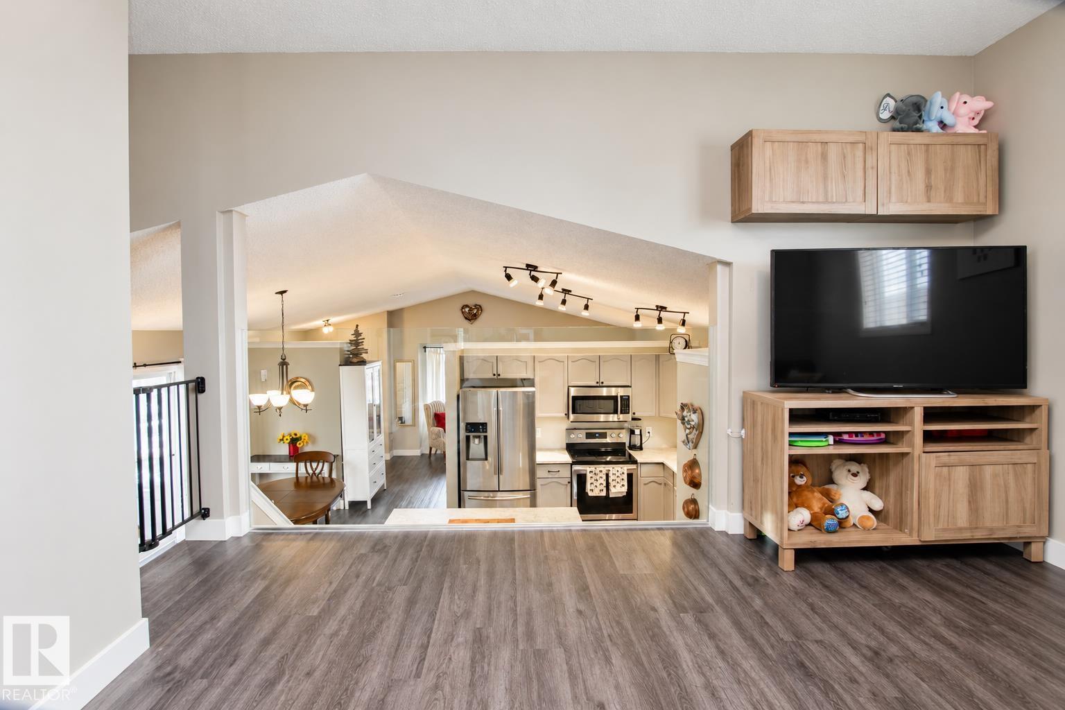 2811 25 St NW, Edmonton, Alberta  T6T 2A3 - Photo 13 - E4513015