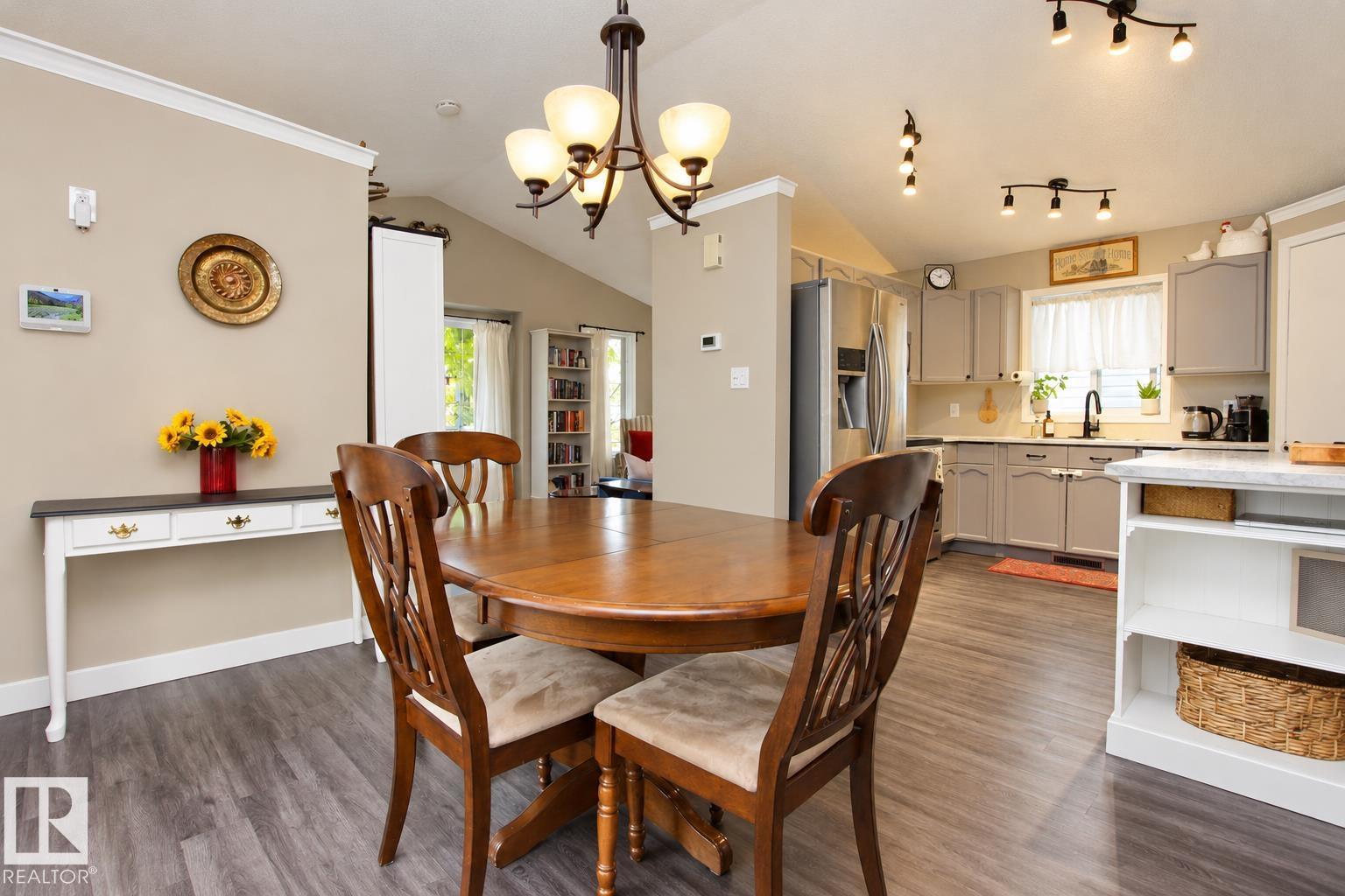 2811 25 St NW, Edmonton, Alberta  T6T 2A3 - Photo 7 - E4513015