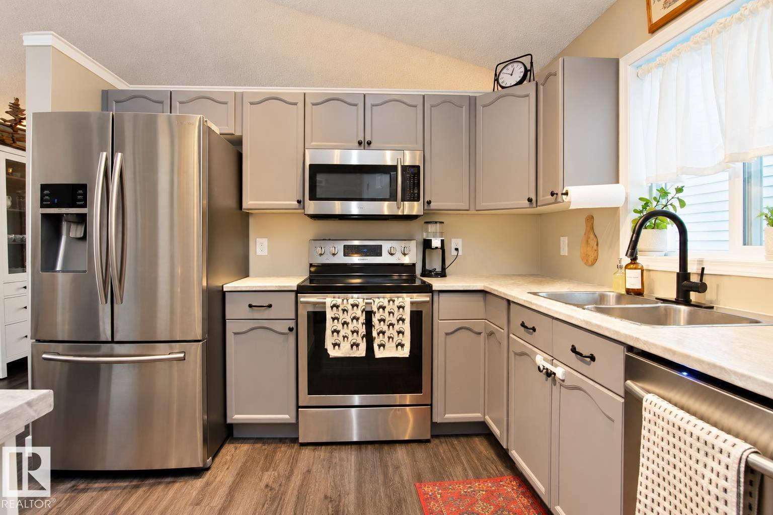 2811 25 St NW, Edmonton, Alberta  T6T 2A3 - Photo 9 - E4513015